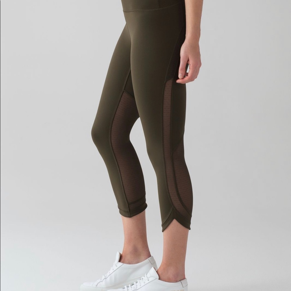 Lululemon Crop 23’ Bundle